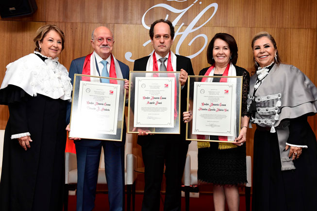 Cerimônia Honoris Causa prestigia personalidades no IESB